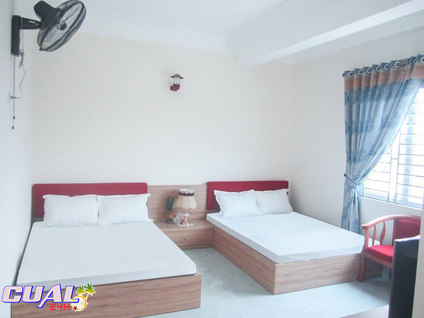 phong_2_giuong_khach_san_red_star_cua_lo