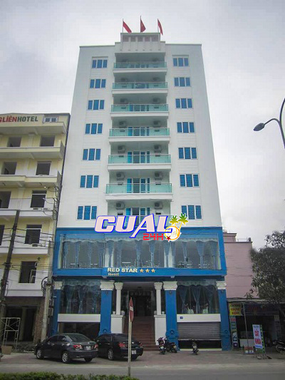 red_star_cua_lo_hotel