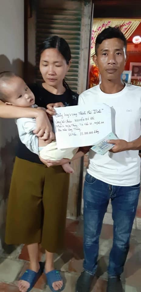 Bé gái 3 tuối bị não ủng thủy ở Cửa Lò cần được giúp đỡ