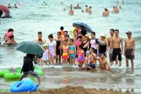 Trải nghiệm tắm biển Cửa Lò khi trời mưa