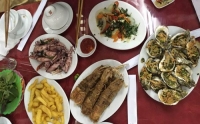 "Ăn Cửa Hội, lội Cửa Lò"…